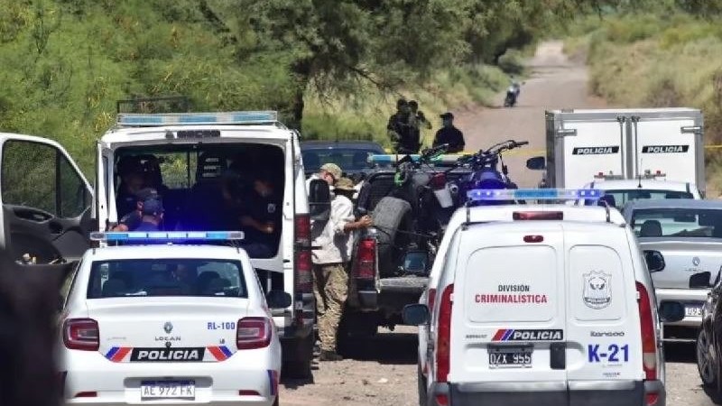 Asesinaron a una nena de diez puñaladas en el cuello